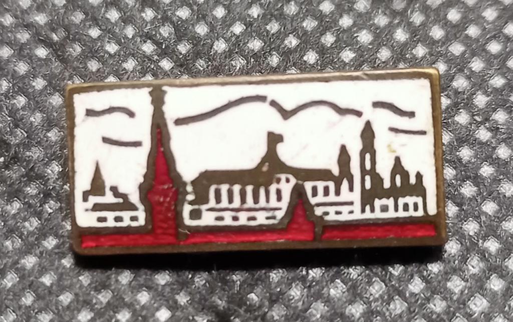 Значок кремль Москва. Эмаль,тяж.