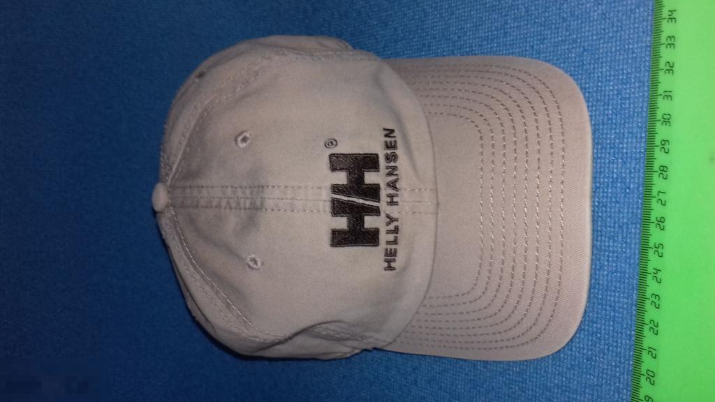 Волан. Фирма. НН. Головной убор. Одежда? Спорт?Амуниция? Кепка. Дёшево. Подарок. 