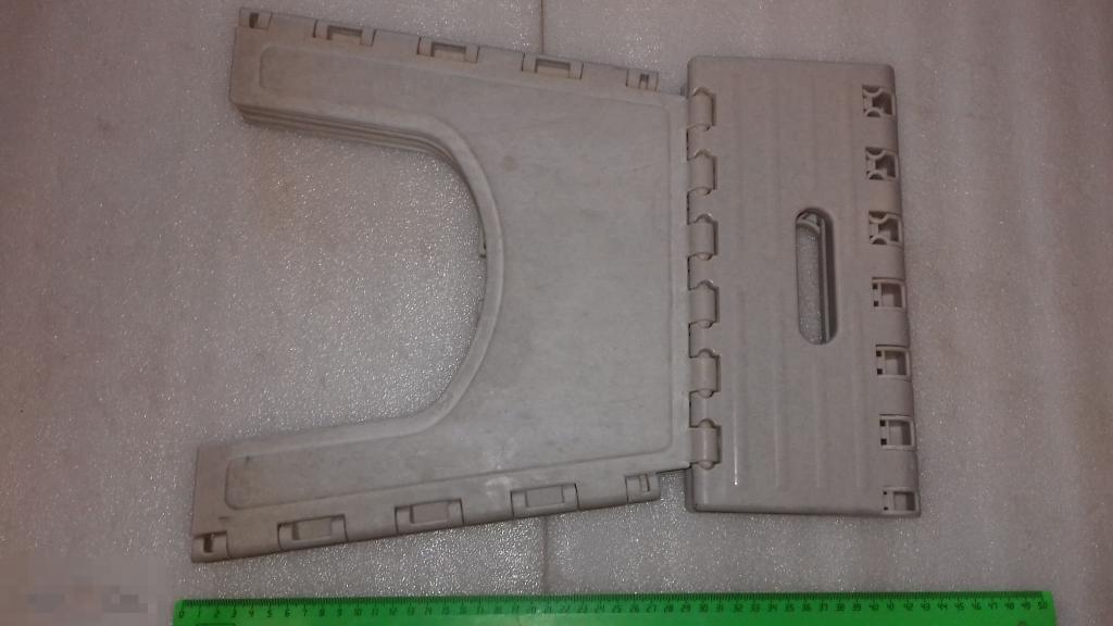 Табурет.Стул? Разборный? Складной?Пластик. Дёшево.Редкость. Подарк. Поход?Пикник? 