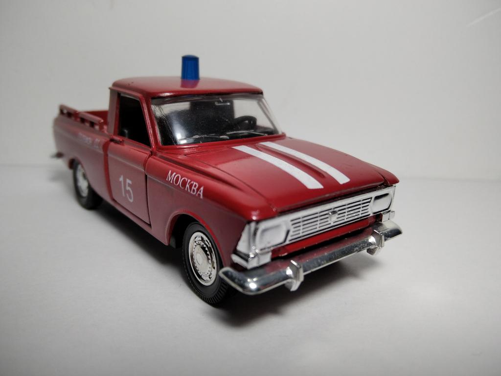 Масштабная модель автомобиля СССР- Москвич Пикап. "Пожарный". 1:43