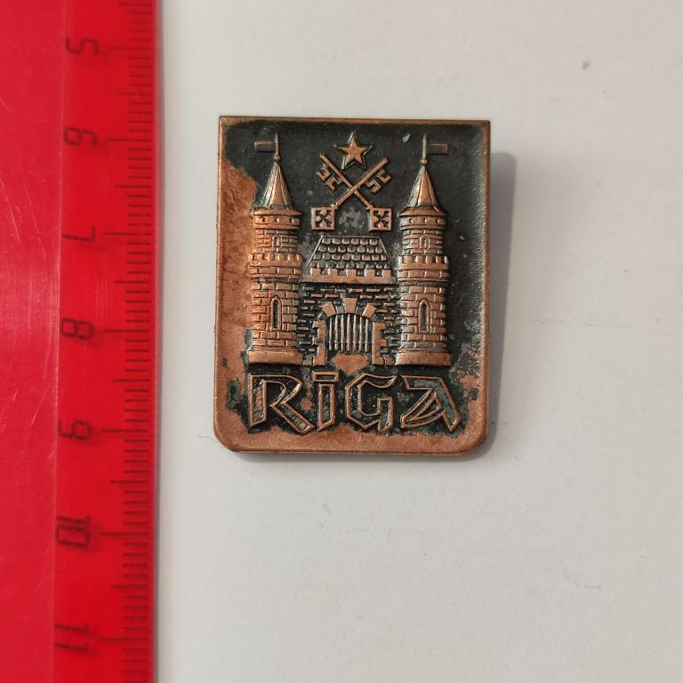 Коллекция знак ИНОСТРАННЫЙ ЗНАЧОК РИГА тяжелый Лист 562 Более 20000 шт