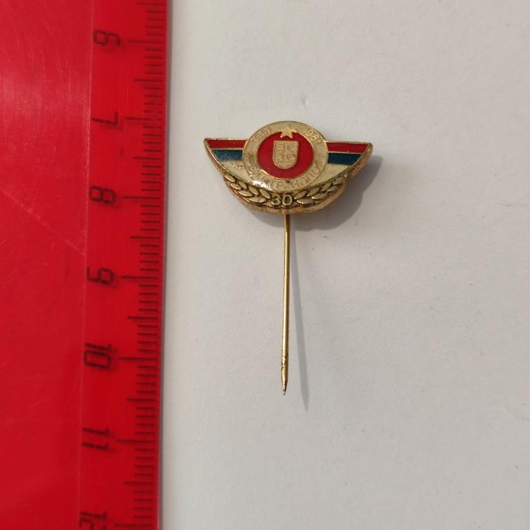Коллекция знак Иностранный ЗНАЧОК тяжелый Лист 562 Более 20000 шт