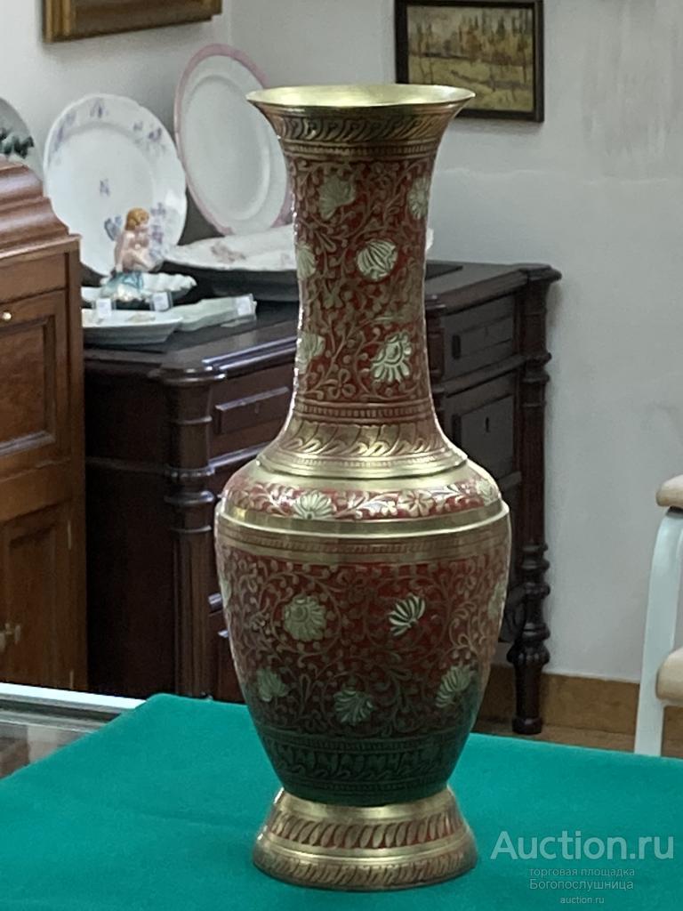 Ваза бронза. Индия. Высота  - 32см.