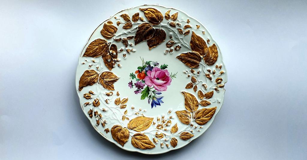 Старинная тарелка Meissen Мейсен / фарфор / клеймо 1815 - 1924 годов / цветы / СКОЛ