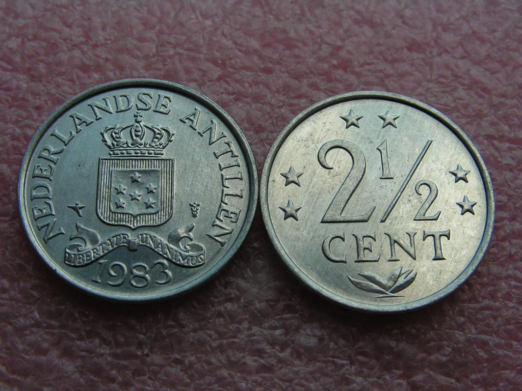 Антильские 2 1/2 цента 1983 unc / 2,5