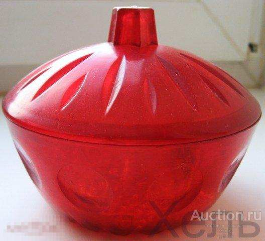 ШКАТУЛКА банка круглая красная винтаж СССР пластмасса 