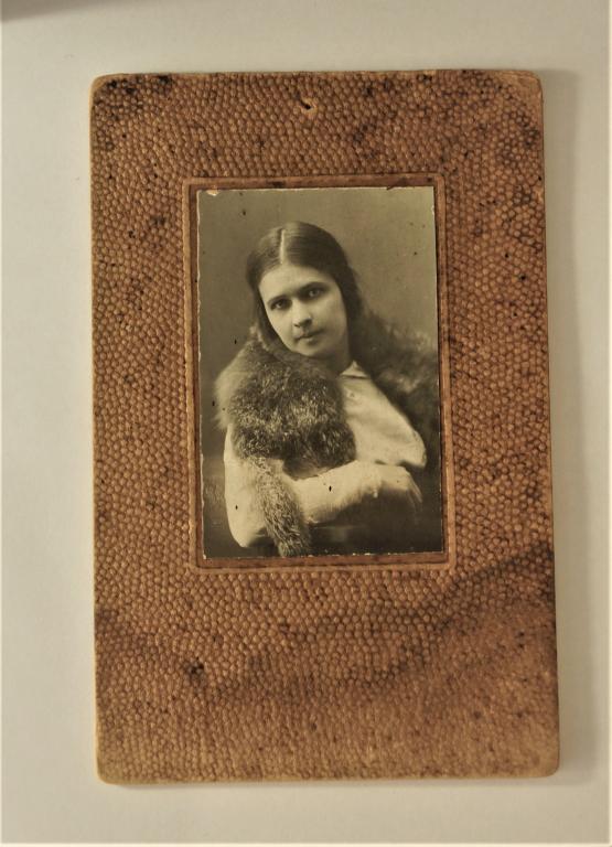 Фото. Визитка. Девушка. До 1917 года. (о-17)