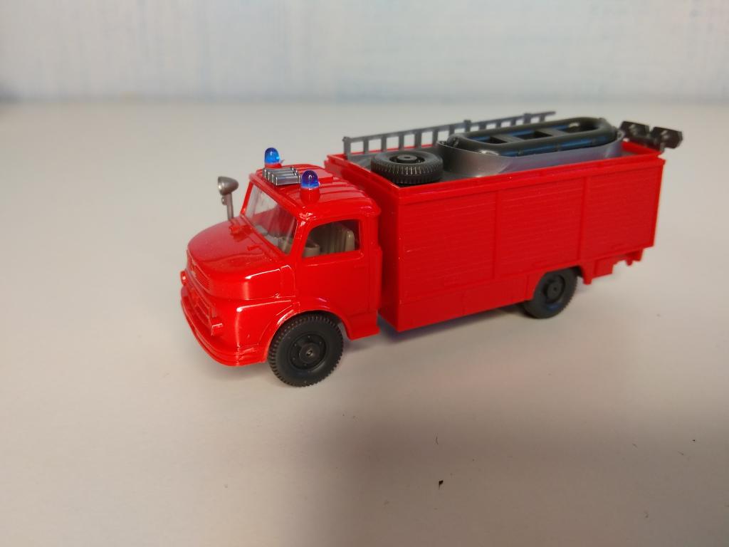 16мм (HO) Пожарный автомобиль Mercedes,Wiking
