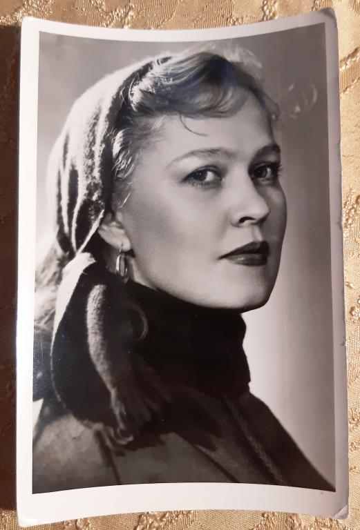 Фото валентина ушакова актера Артист. В. Ушакова Ленизокомбинат 1960г. тир, 50,00 тыс (А-16) - покупайте на Au