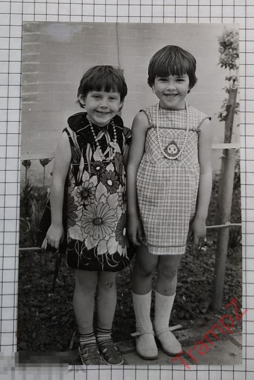 Фотография девочки в платьях #04* 