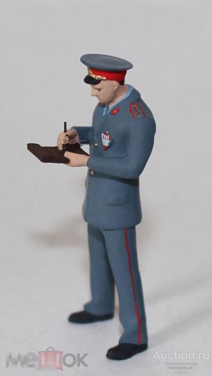 Фигурка 1/43 Инспектор ГАИ OPUS studio