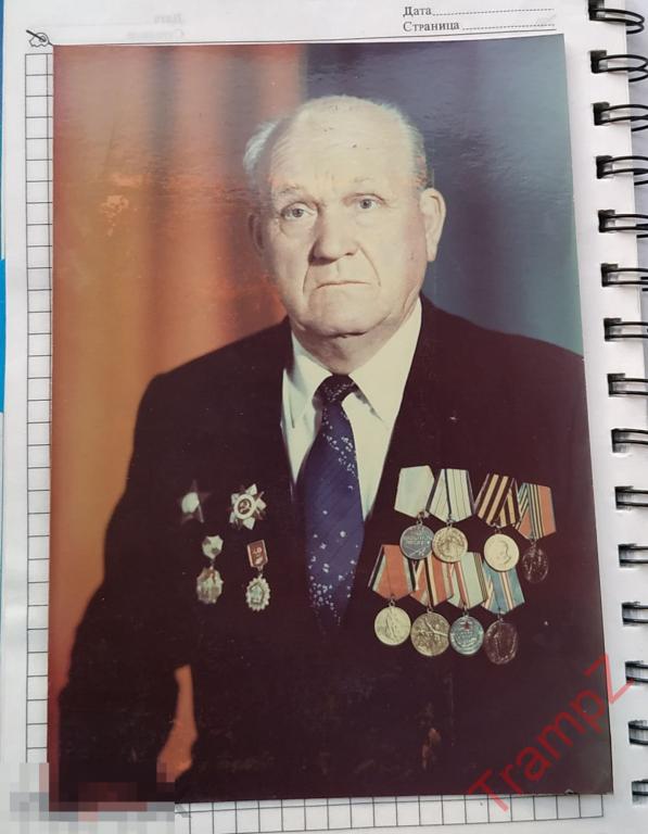 Фотография №9040 ветеран с наградами 