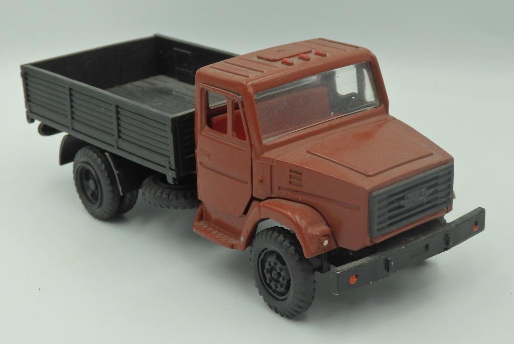Модель автомобиля. 1:43 ЗИЛ-4331 Бортовой. СССР. Металл Пластик Грузовик