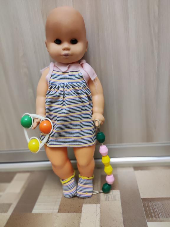 Кукла ГДР родная одежда и обувь и игрушки и подгузники