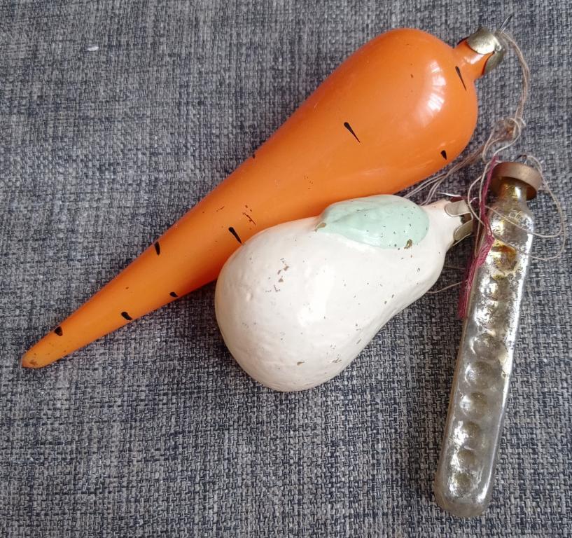 Морковка, груша и фонарик, всего 3 шт. на подвеске,  СССР.