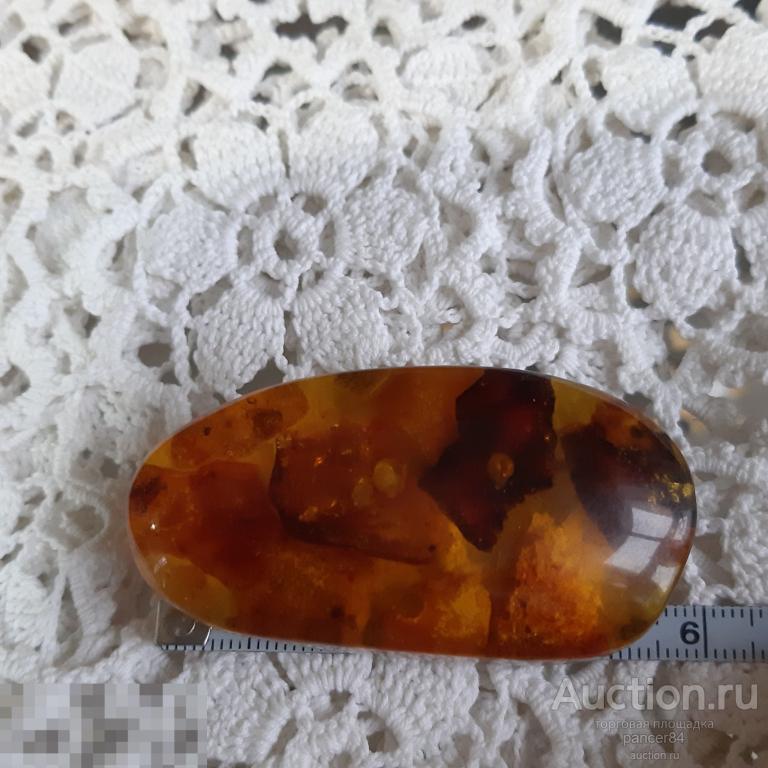 Янтарная брошь. 