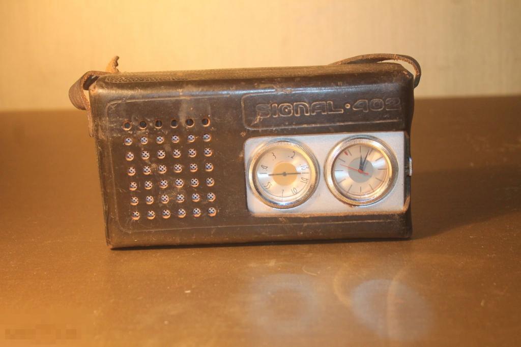 РАДИОПРИЁМНИК. СИГНАЛ - 402. SIGNAL 402. СССР. * 