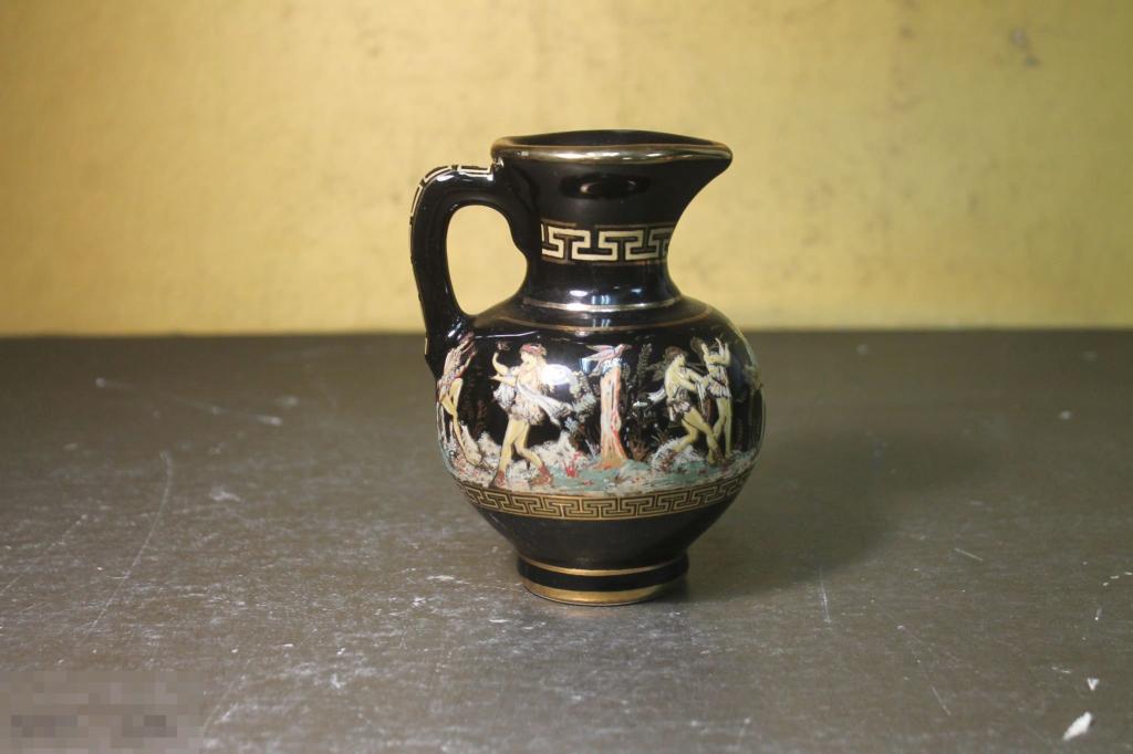 ФАРФОР. ГРЕЦИЯ. КУВШИН. ЗОЛОТО 24 КАРАТА. 