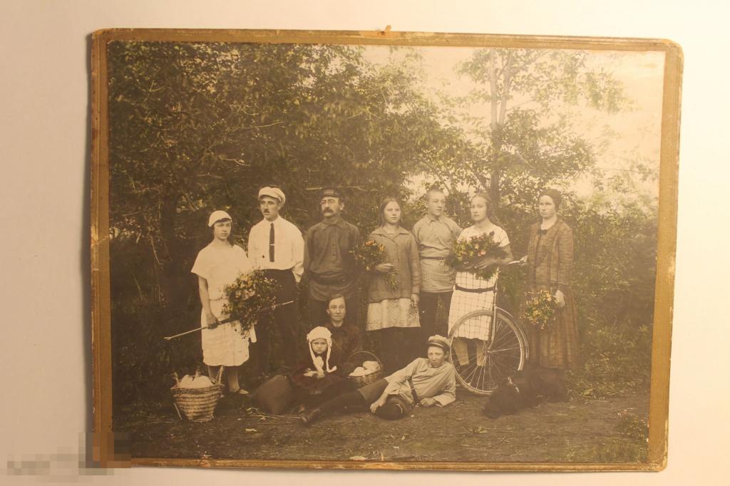 ФОТОГРАФИЯ. ПИКНИК. СЕМЬЯ. ВЕЛОСИПЕД. ЧУЛКИ. СОБАКА. * 