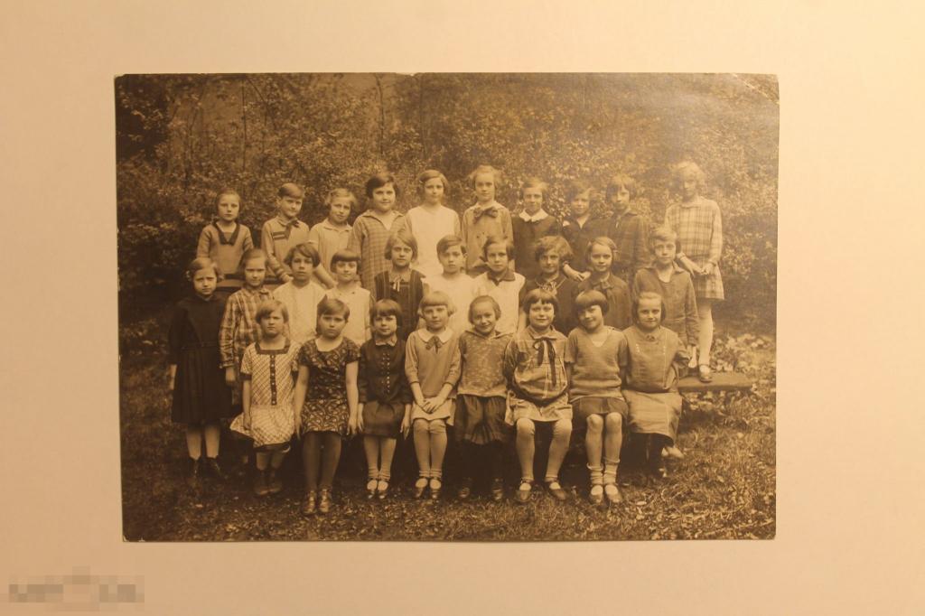 ФОТОГРАФИЯ. КОЛЛЕКТИВНОЕ ФОТО. МОДА. ПЛАТЬЕ. КОЛГОТКИ. ДЕТИ.ГРУППОВОЕ ФОТО. * 