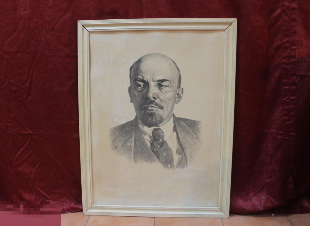 ЛЕНИН. АВТОЛИТОГРАФСКИЙ ПОРТРЕТ.  авт. ТИХОНОВ. КАРТОН. КАРАНДАШ. 