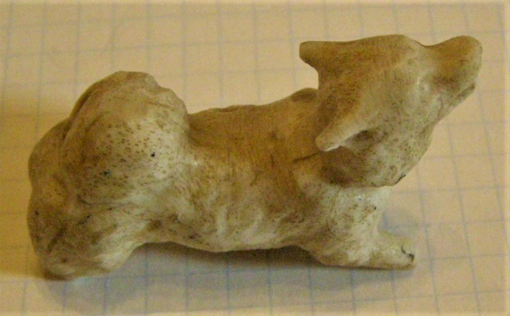 Игрушка СССР. Собака. Собачка. ФХИ. колкий пластик. 1960-е годы.