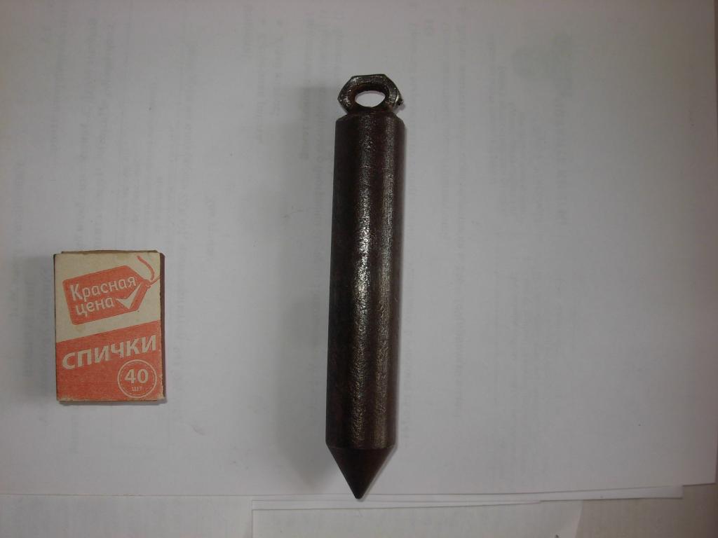 Отвес старинный стальной  инструмент каменщика плотника строителя проверенный временем