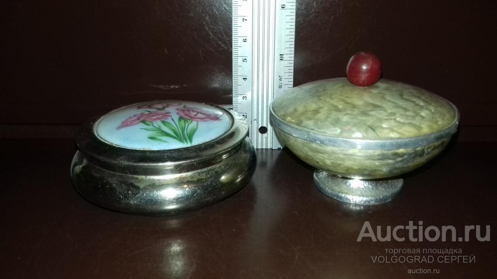 Пудренницы - парфюмерные коробочки . 50 - е года ( эмаль)
