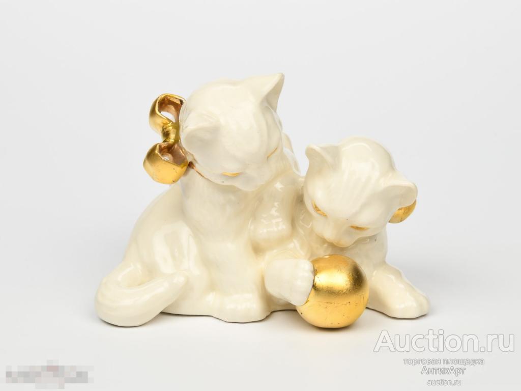 Котята играют с мячом статуэтка фигура кошка кот игра Ditmar-Urbach 1930 годы 