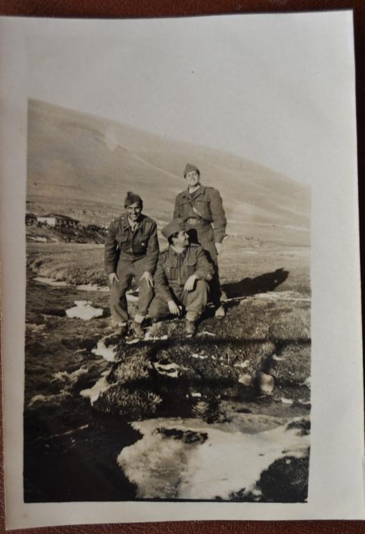 Фото Армия Турции Горные Стрелки Стоят у ручья  Курдистан   1951 год
