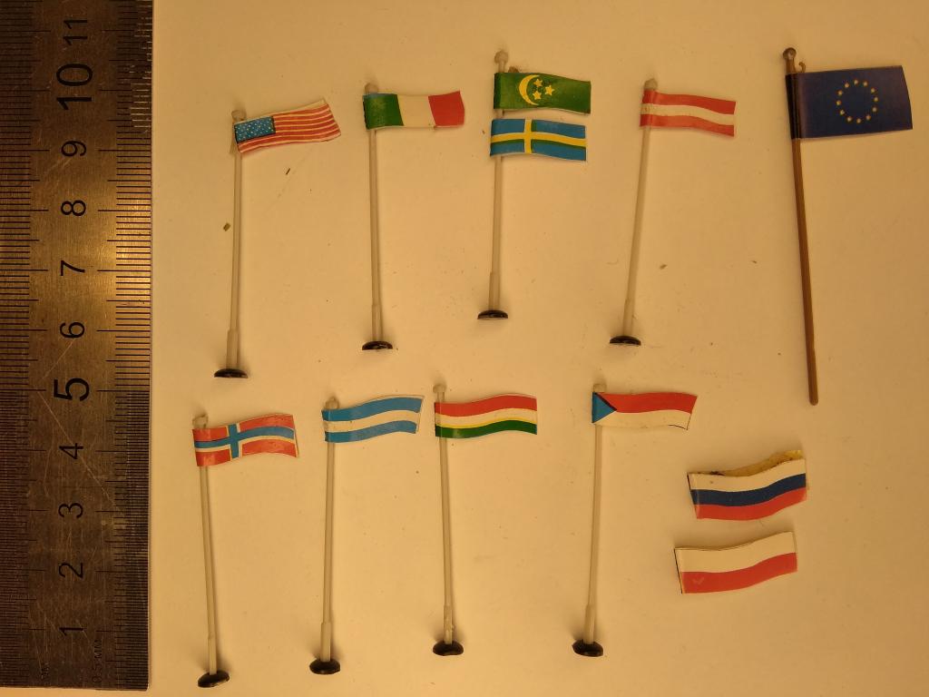 9мм (N) Флаги на флагштоках