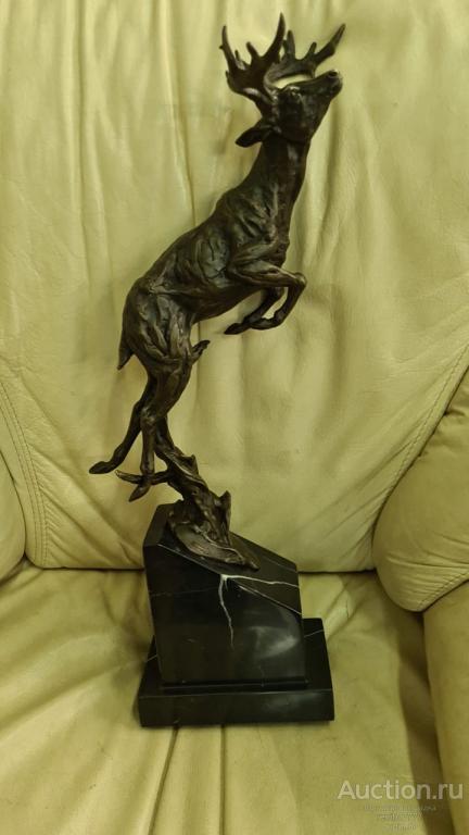 охота.охотник .бронза.европа.52см. олень редкость