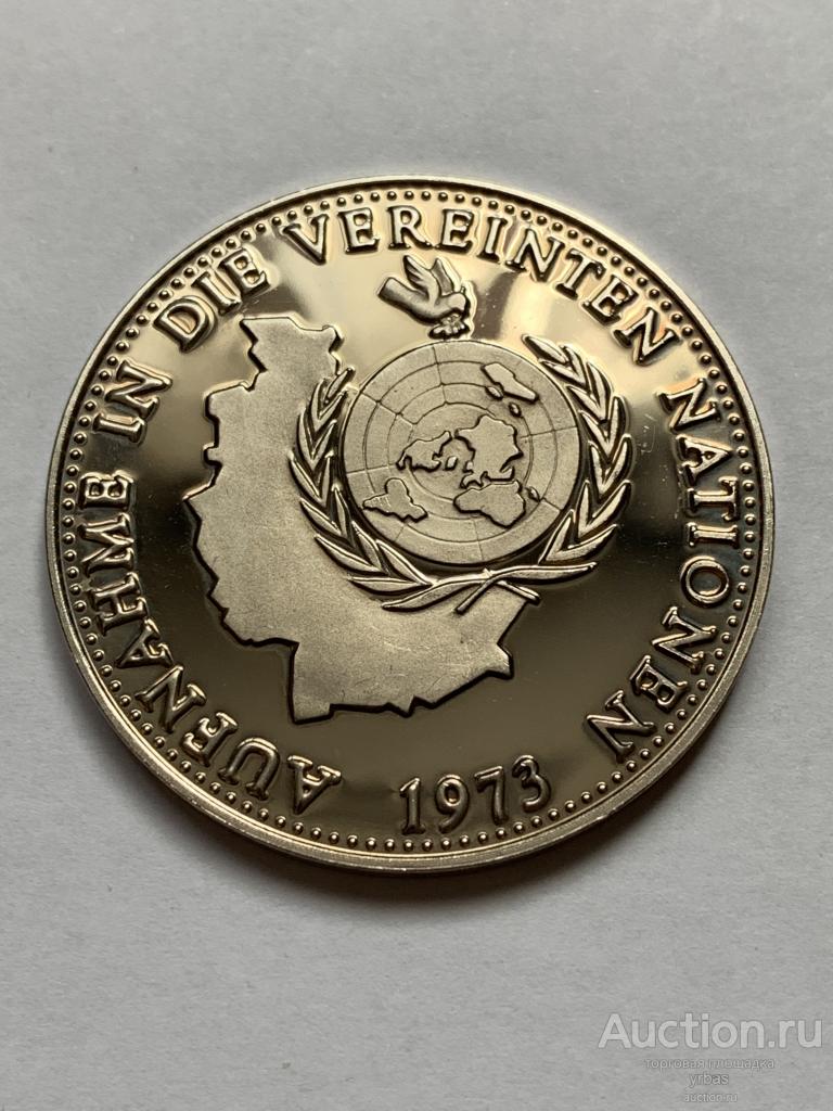 Медаль. Германия.  Голубь Мира 1993 г. 40 мм.. Серебрение