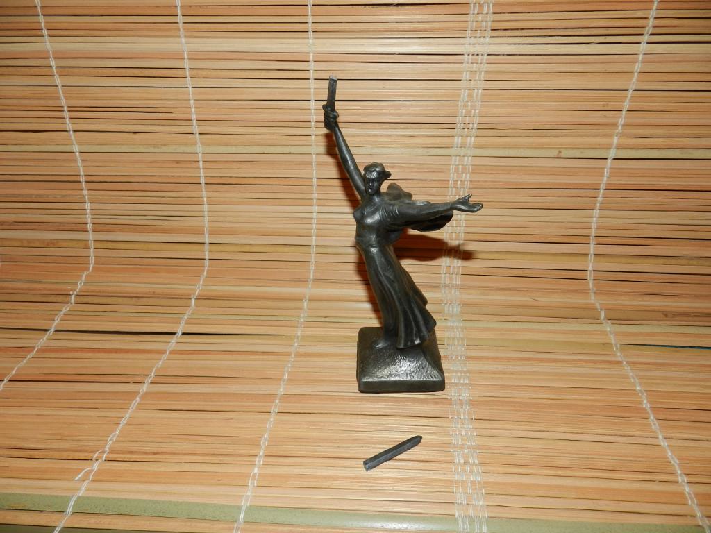 Меч СССР. Статуя Родина-мать в Волгограде внутри фото.