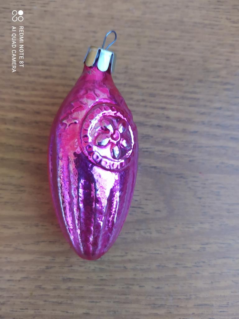 Шишка или орешек розовый с рисунком СССР