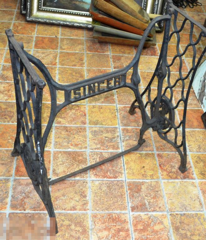 Станина от швейной машины Singer  стол подставка   винтаж  ретро  сохран   (а.ВЛ60) 