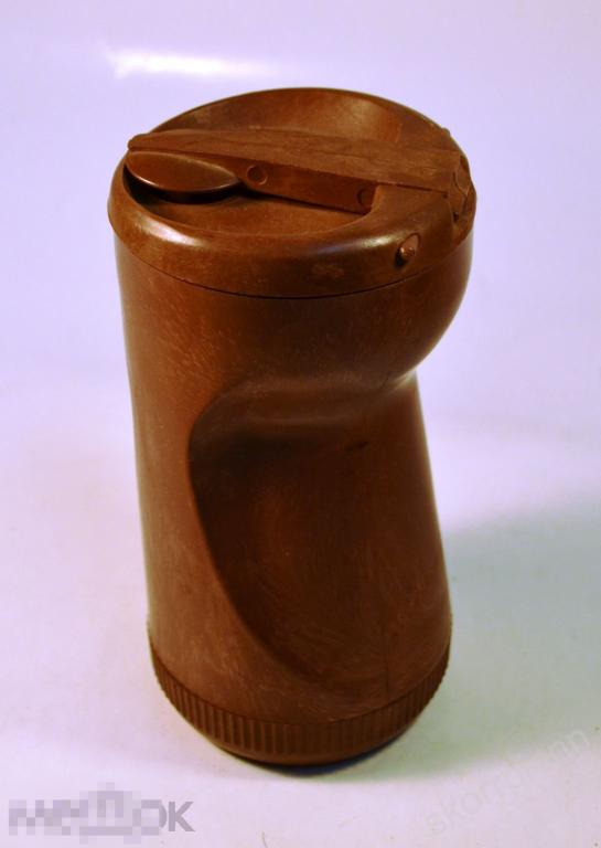 кофемолка СССР   1950-70   оргалит пластмасс   ретро  сохран винтаж  (а.ВЛ25) 