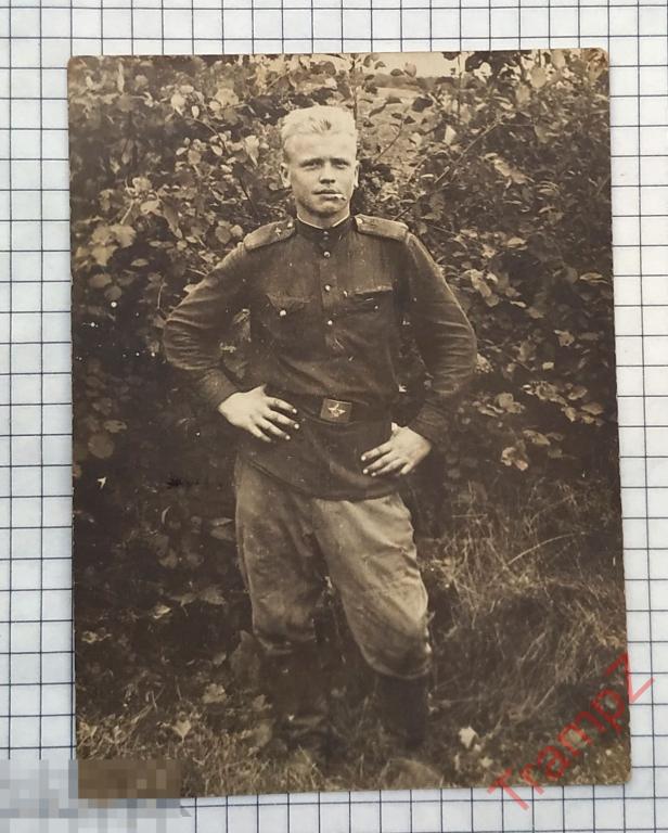 Фотография военнослужащий солдат с папироской эмблемы воздушно-десантные войска #08 