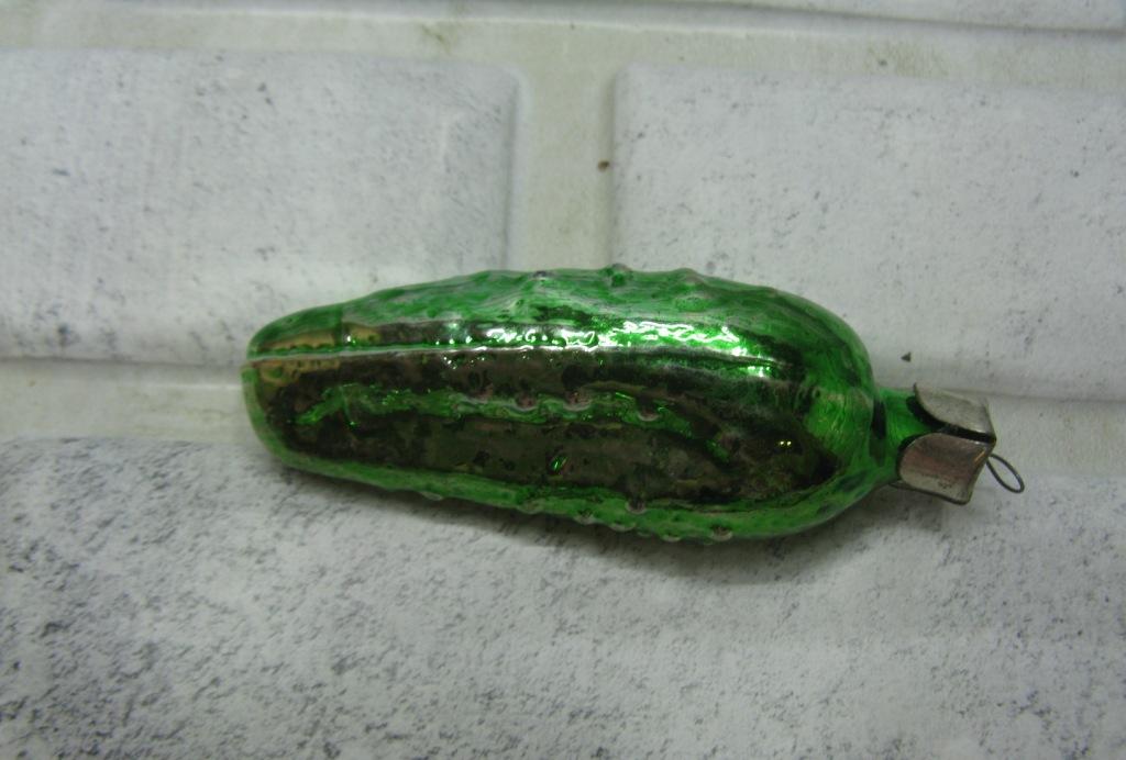 Ёлочная игрушка огурец зелёный СССР
