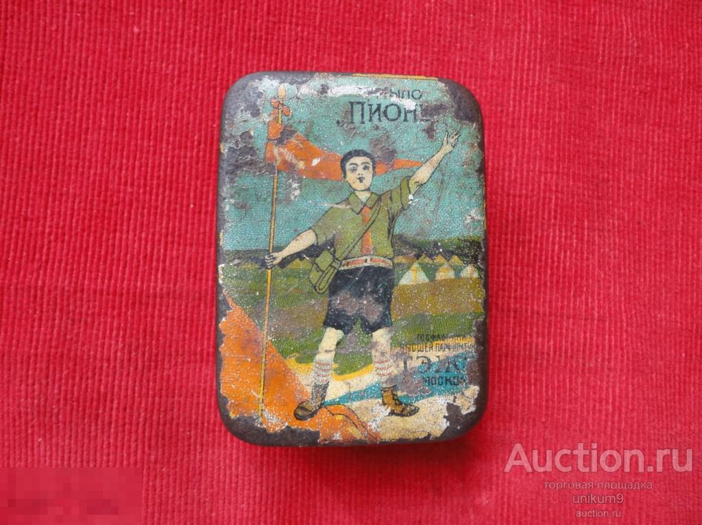 Коробка жестяная Пионер, ф-ка ТЭЖЭ.  Москва СССР.   20-30 годы. 