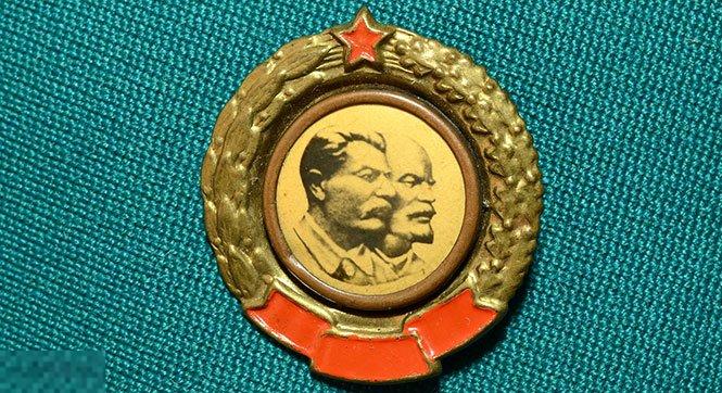 Значки с изображением сталина