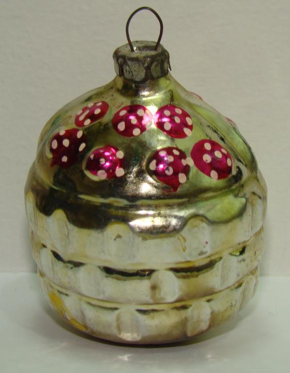 Елочная игрушка Корзинка с мухоморами. Стекло. СССР