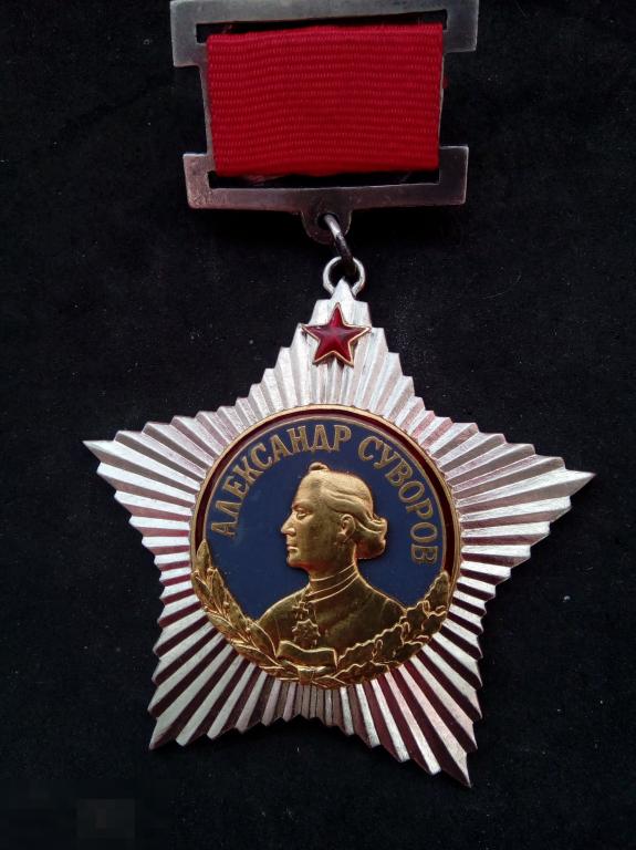 Муляж ордена Суворова на колодке 1  ст. Эмали, золочение