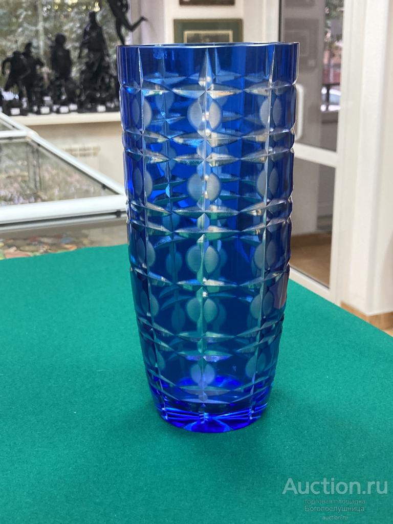 Ваза синее граненое  стекло.СССР.