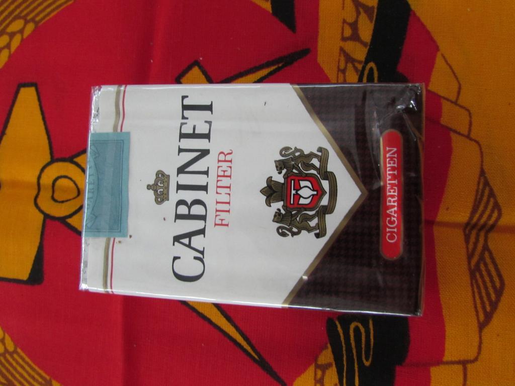 Сигареты кабинет. Сигареты кабинет ГДР. Сигареты Cabinet Германия. Сигареты Cabinet Platinum. Сигареты Cabinet 1990.