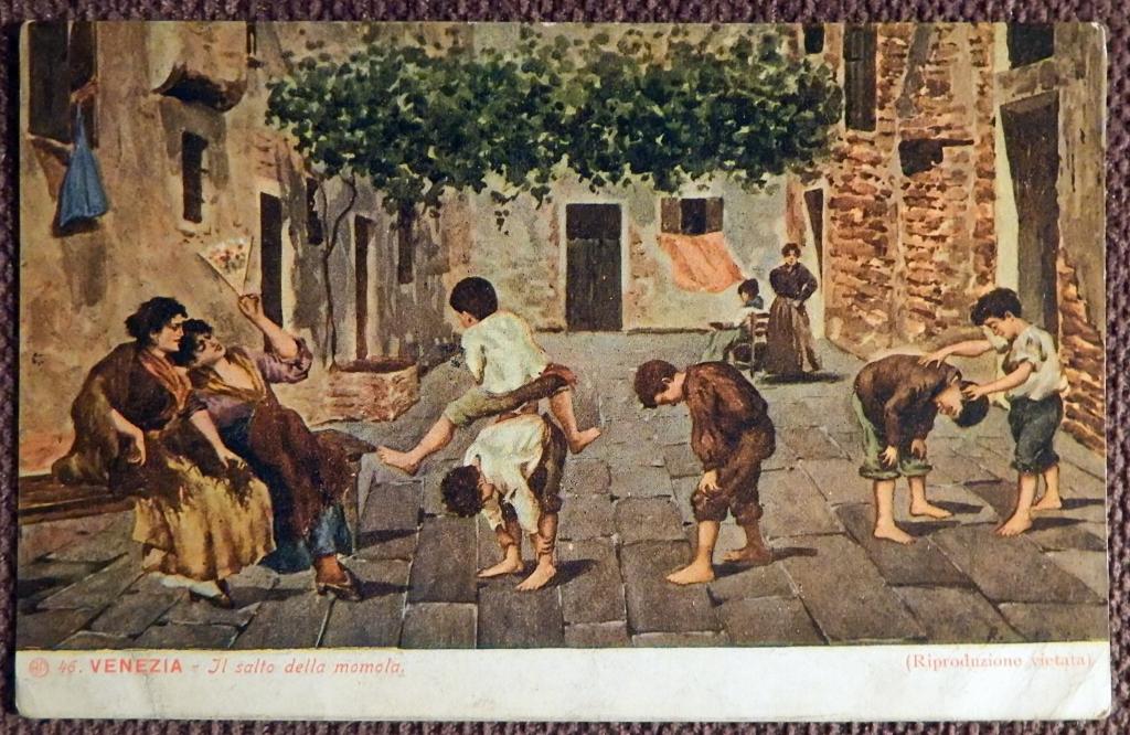 Антикварная открытка. Венеция. Игра в салки. Дети. Девушки