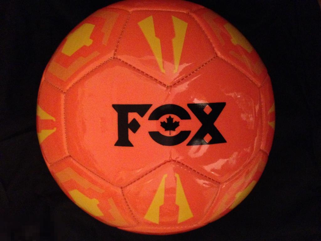 Футбольный  Мяч   Новый оранжевый 