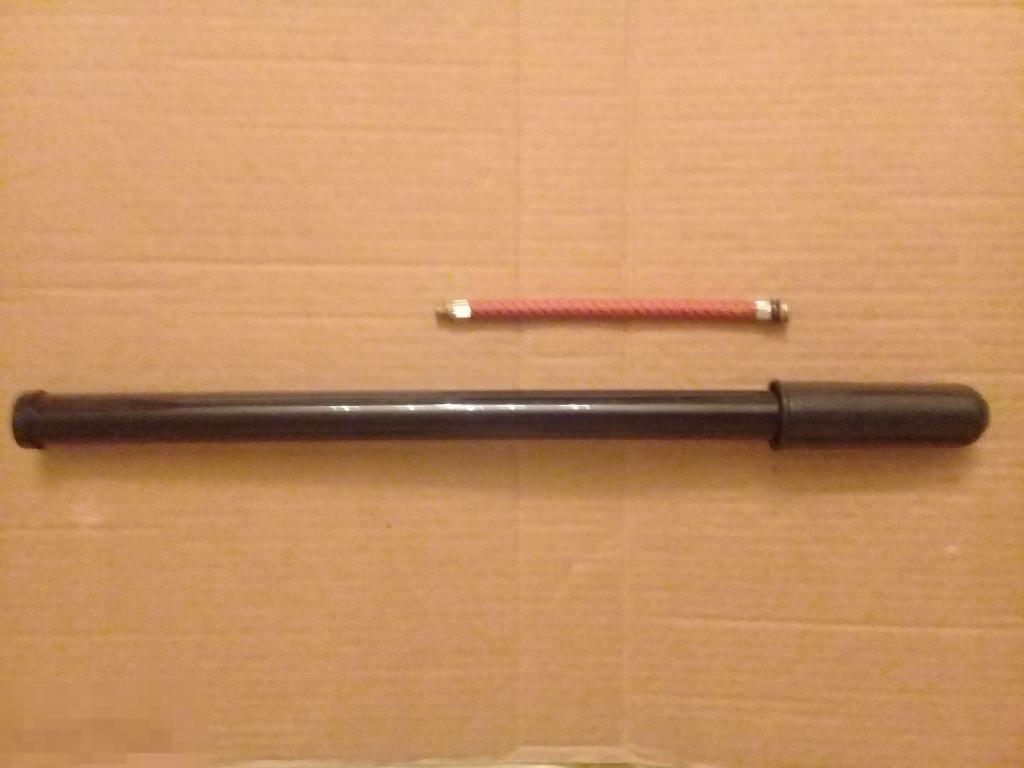 Велосипедный  ручной  насос, с  шлангом.  25 - 40 см 
