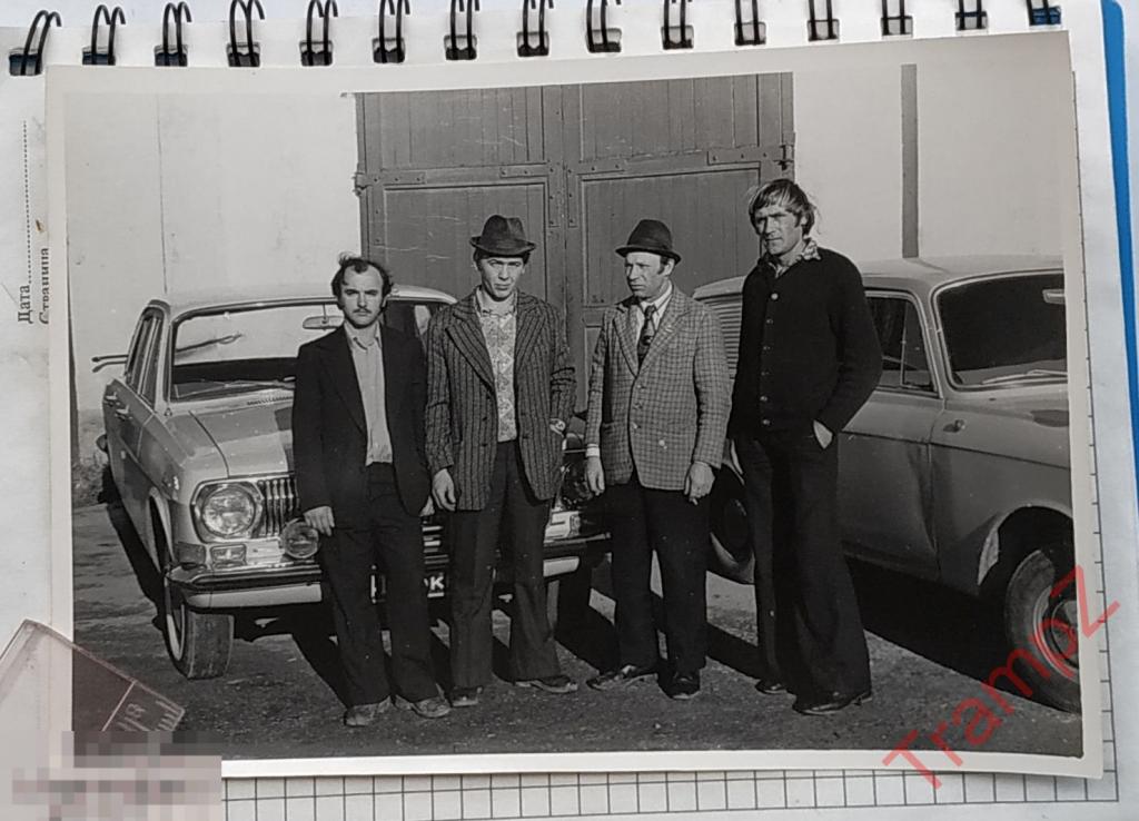 Фотография автомобили Волга ГАЗ-24 автогараж водители шоферы #13* 