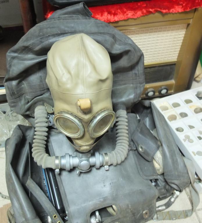 дыхательный аппарат индивидуального выживания для  спецподразделений,танкистов, СССР
